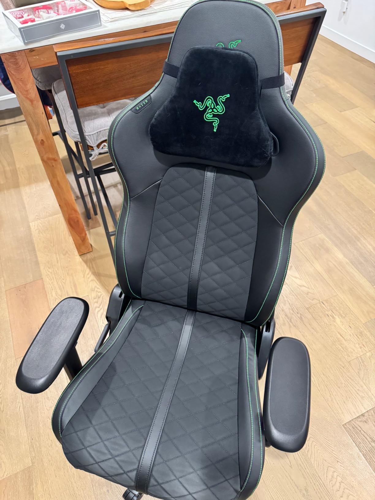 Razer Enki Gaming Chair: All-Day Comfort - Built-in Lumbar Arch - Optimized Cushion Density - Dual-Textured, Eco-Friendly Synthetic Leather - Reactive Seat Tilt and 152-Degree Recline - Black customer photo 1