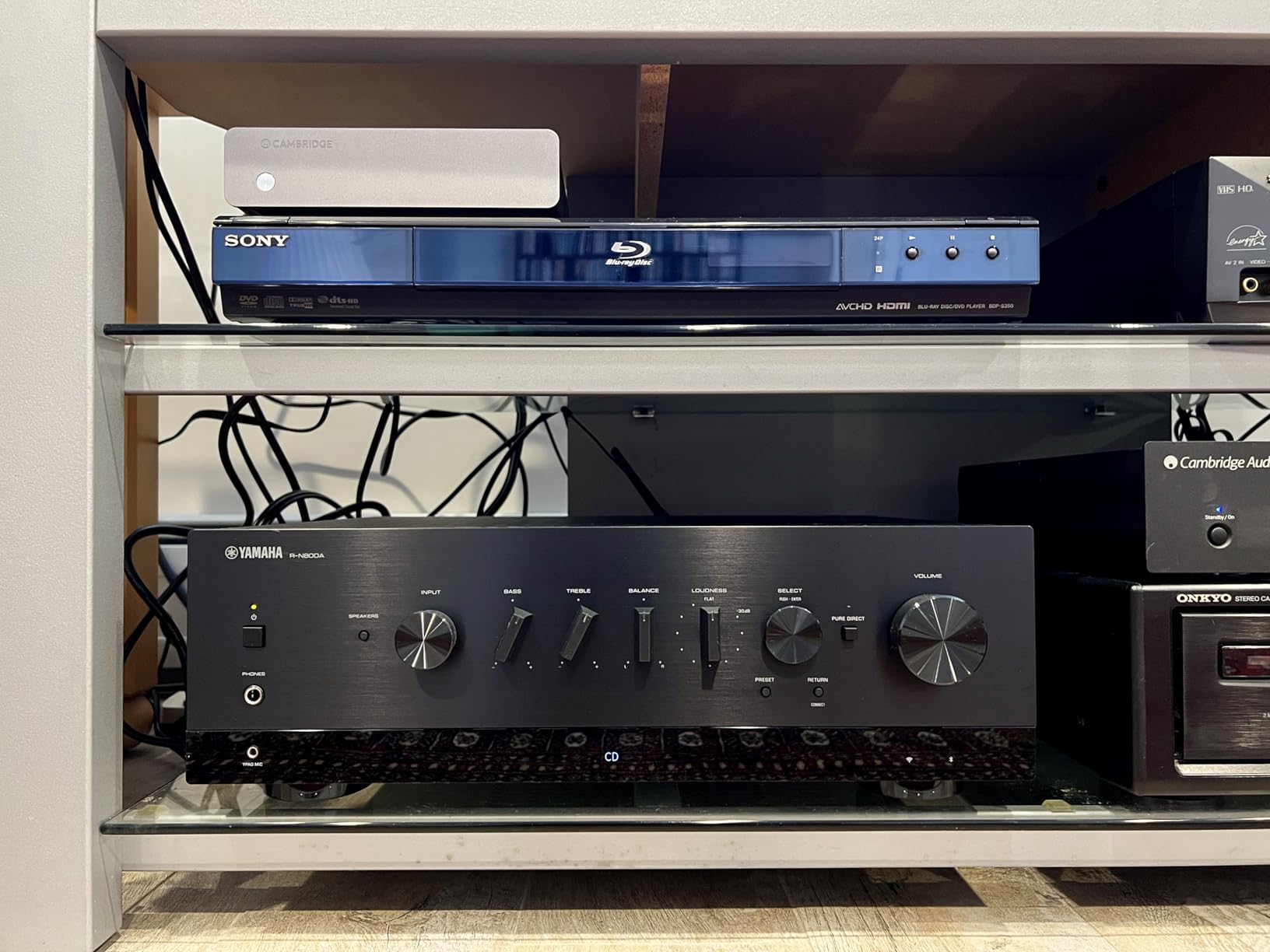 Yamaha R-N800A Network Receiver with Phono and Built-in DAC, Silver | 2.1-Channel Network A/V Receiver with MusicCast and YPAO for streaming, vinyl and multi-room audio customer photo 2