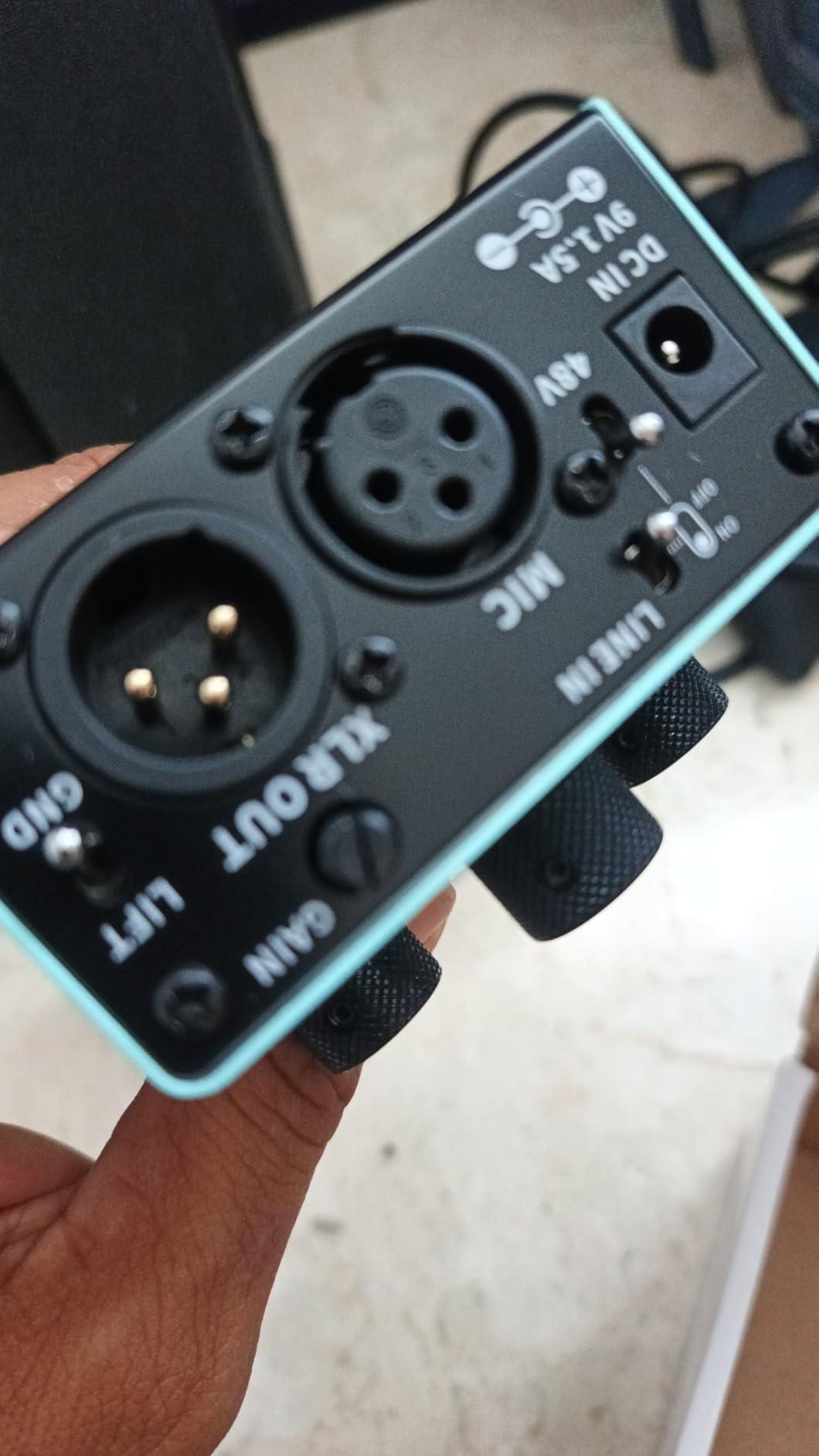 MOOER Harmonier Vocal Effects Processor Guitar Voice Pedal Vocal Stompbox Microphone Amplifier for Live Singing Streaming Recording (MVP2) customer photo 2