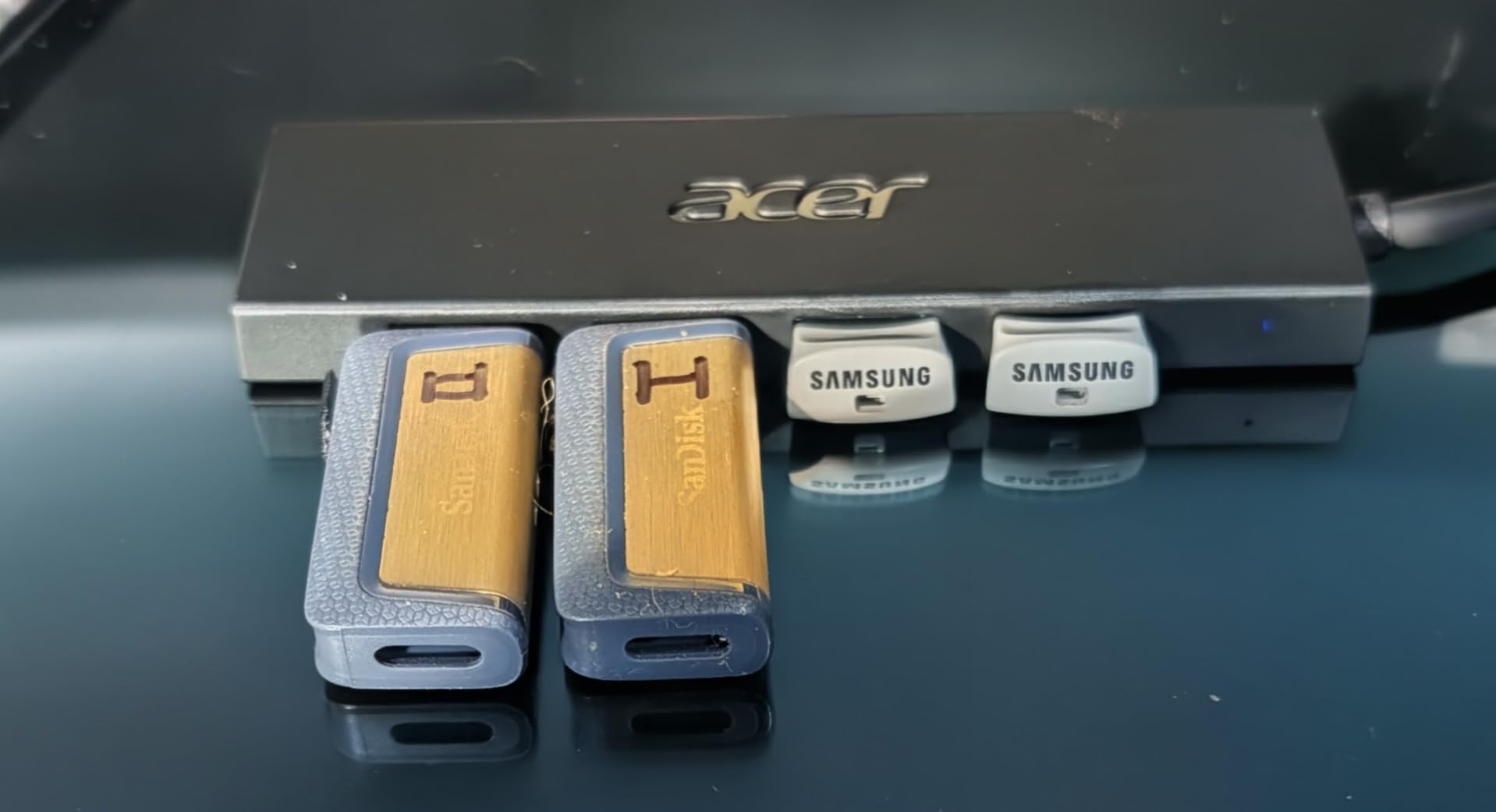 Acer USB Hub 4 Ports, Multiple USB 3.0 Hub, USBA Splitter for Laptop/PC, Type C Power Port customer photo 1