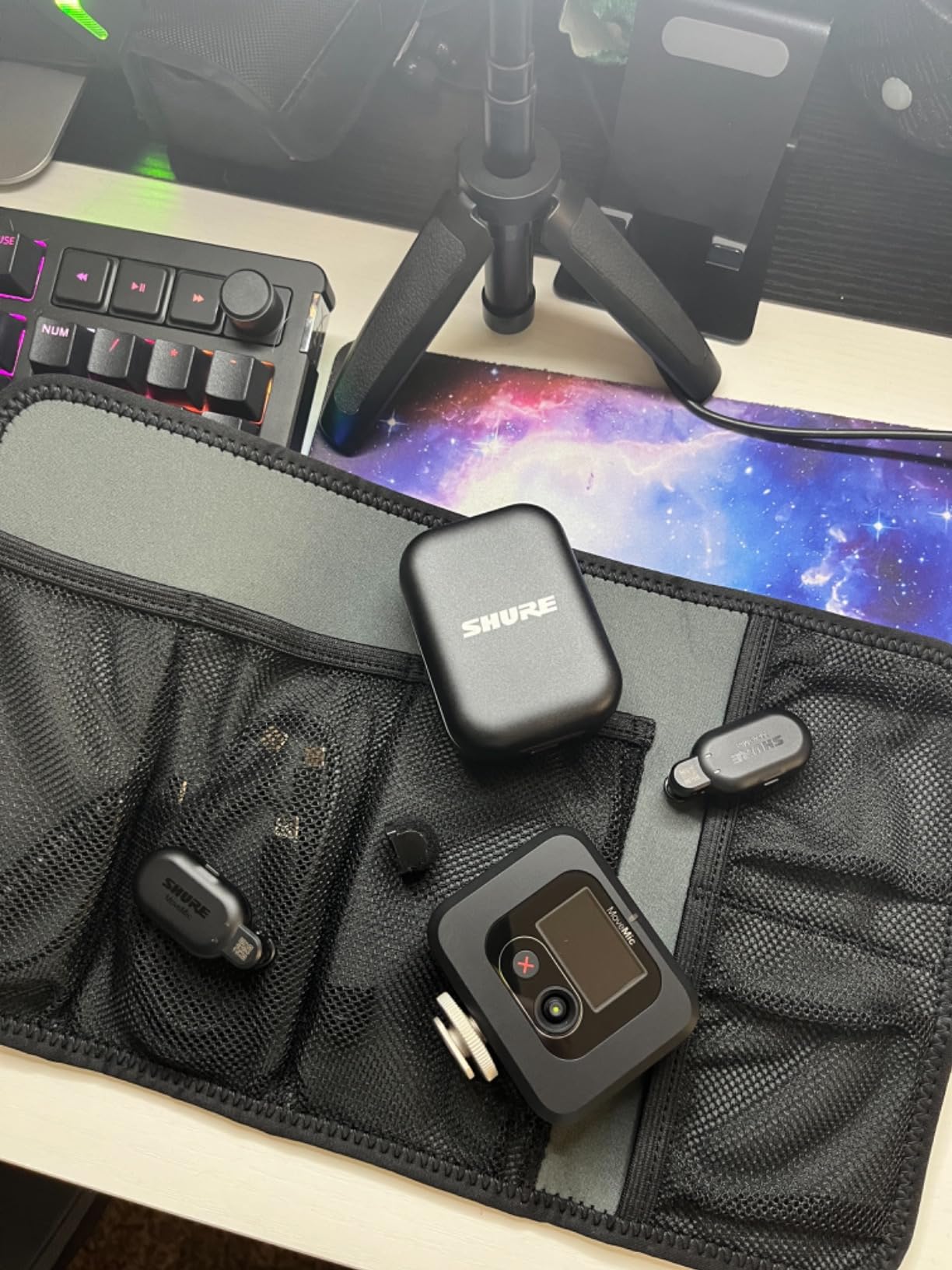 Shure MoveMic Two Kit, Pro Wireless Lavalier Microphones with Camera Receiver for DSLR, iPhone, Android, Mac, PC, 24-Hour Charge (MV-Two-KIT-Z7) customer photo 1