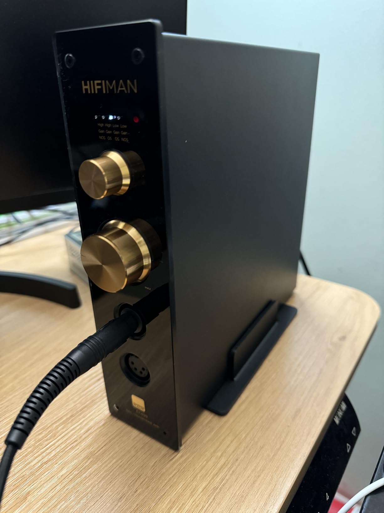 HIFIMAN EF499 Desktop Balanced Headphone DAC & Amplifier with R2R Architecture, XLR/RCA/6.35mm Output for Home Audio DAC, with Support for Streaming Media customer photo 2