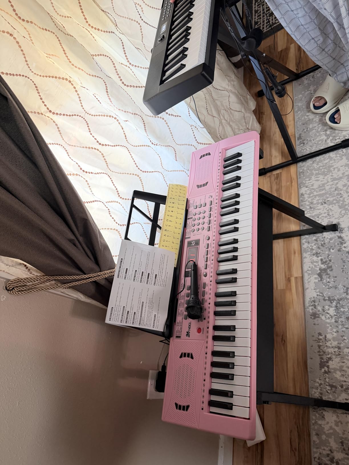 61 Key Electronic Keyboard, Kids Portable Music Keyboard with 100 Tones & Rhythms, Recording & Programming, Gift for Children Early Education Beginners, Pink customer photo 1