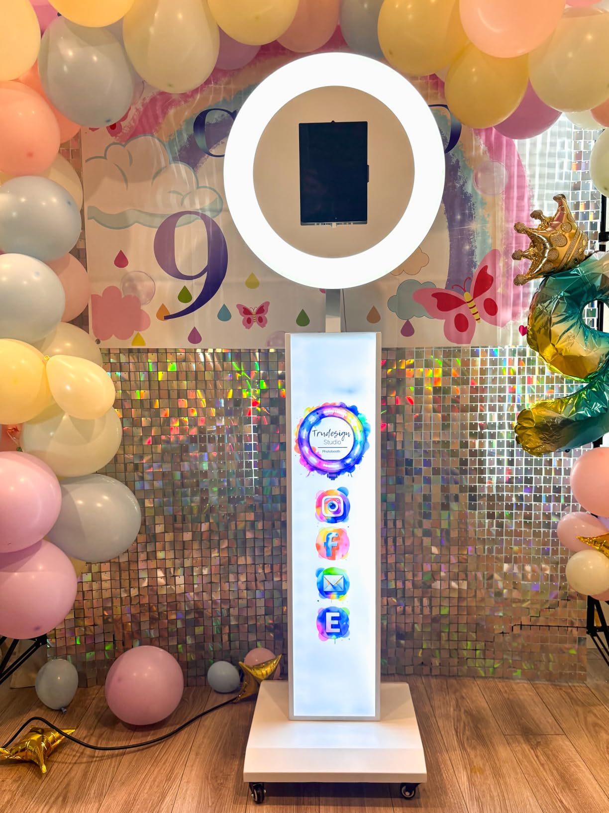 JIYANG Portable Photo Booth Compatible with Any iPad, Photo Booth Stand Shell with ChackTok PhotoBooth VIP 2 Month Member and Flight Case, Free Custom Logo, Perfect for Parties, Wedding and Events (Black) customer photo 1