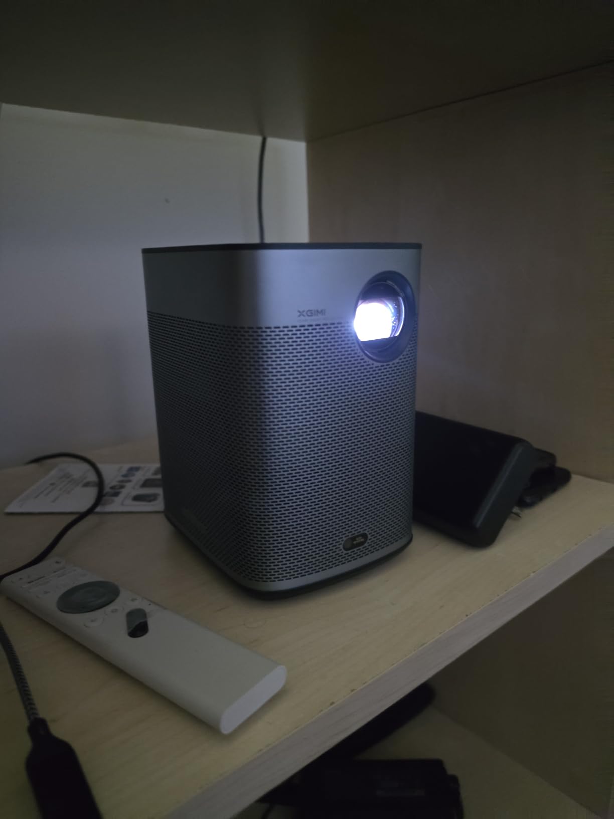 XGIMI Halo+ GTV NEW Portable Projector, Google TV with Licensed Netflix, 700 ISO Lumens, 2 x 5W Harman Kardon Speakers, Auto Focus, ISA, Wi-Fi, Built-in Battery with 2.5 Hours Playtime customer photo 2