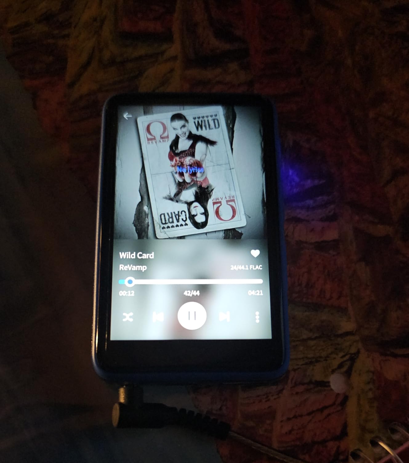 HiBy R1 HiFi MP3 Player with Bluetooth 5.1 Tidal Qobuz DSD 256 Native Lossless Music Player with Touchscreen/Hi Res Audio Certified/MSEB Tuning/2TB Expanded Memory customer photo 2