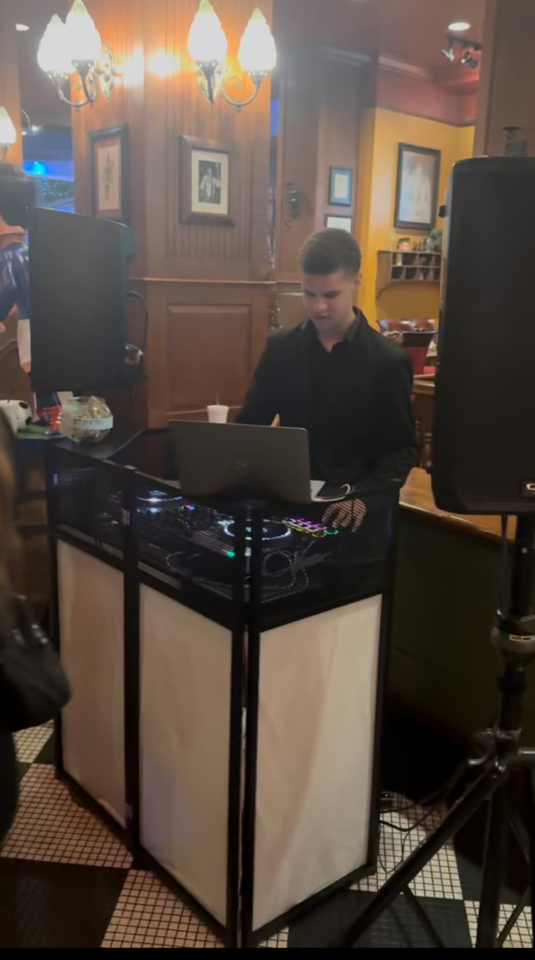 Portable DJ Booth Stand, 40