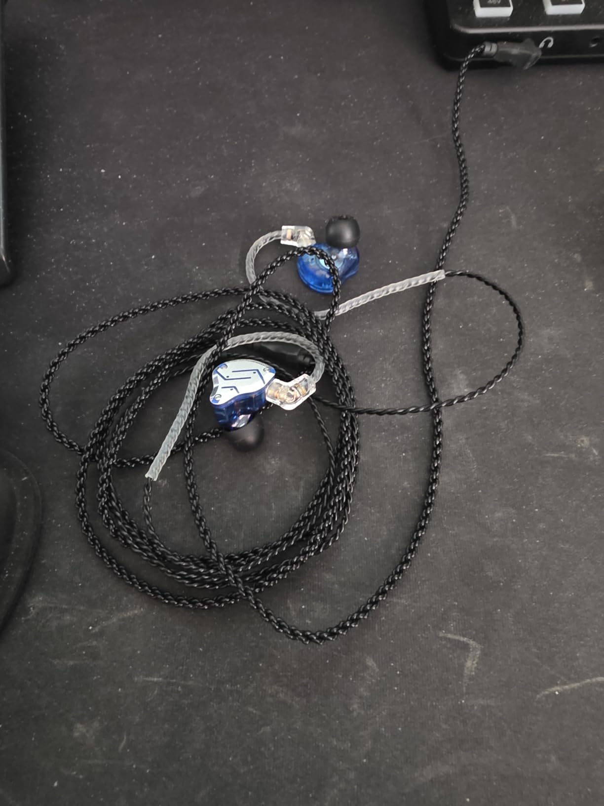 KZ ZS10 PRO Cable 2M IEM Cable in Ear Monitor Cable with 3.5mm Plug for KZ ZS 10 PRO/ZS10 PRO X/EDX PRO/ZAR/Castor/ZSN PRO/ZSN PRO X/ES4/ZSR/ZS10 PRO 2/ZS12 PRO X (3.5mm Without Mic, QDC) customer photo 1