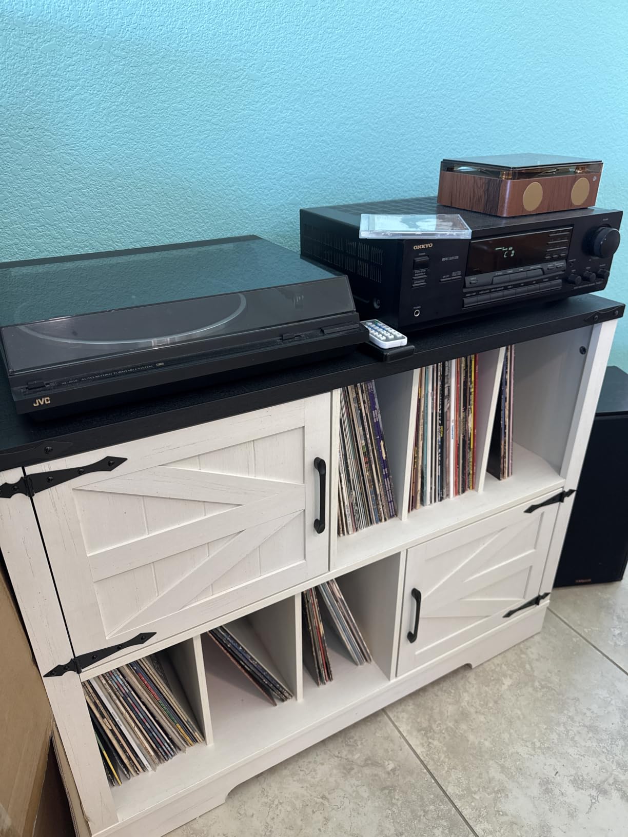 Joaxswe Large Record Player Stand with Vinyl Storage Up to 450 Albums, 39 Inch Farmhouse Wood Navy Blue Vinyl Records Storage Cabinet with Barn Doors, Mid-Century Turntable Stand for Living Room customer photo 1