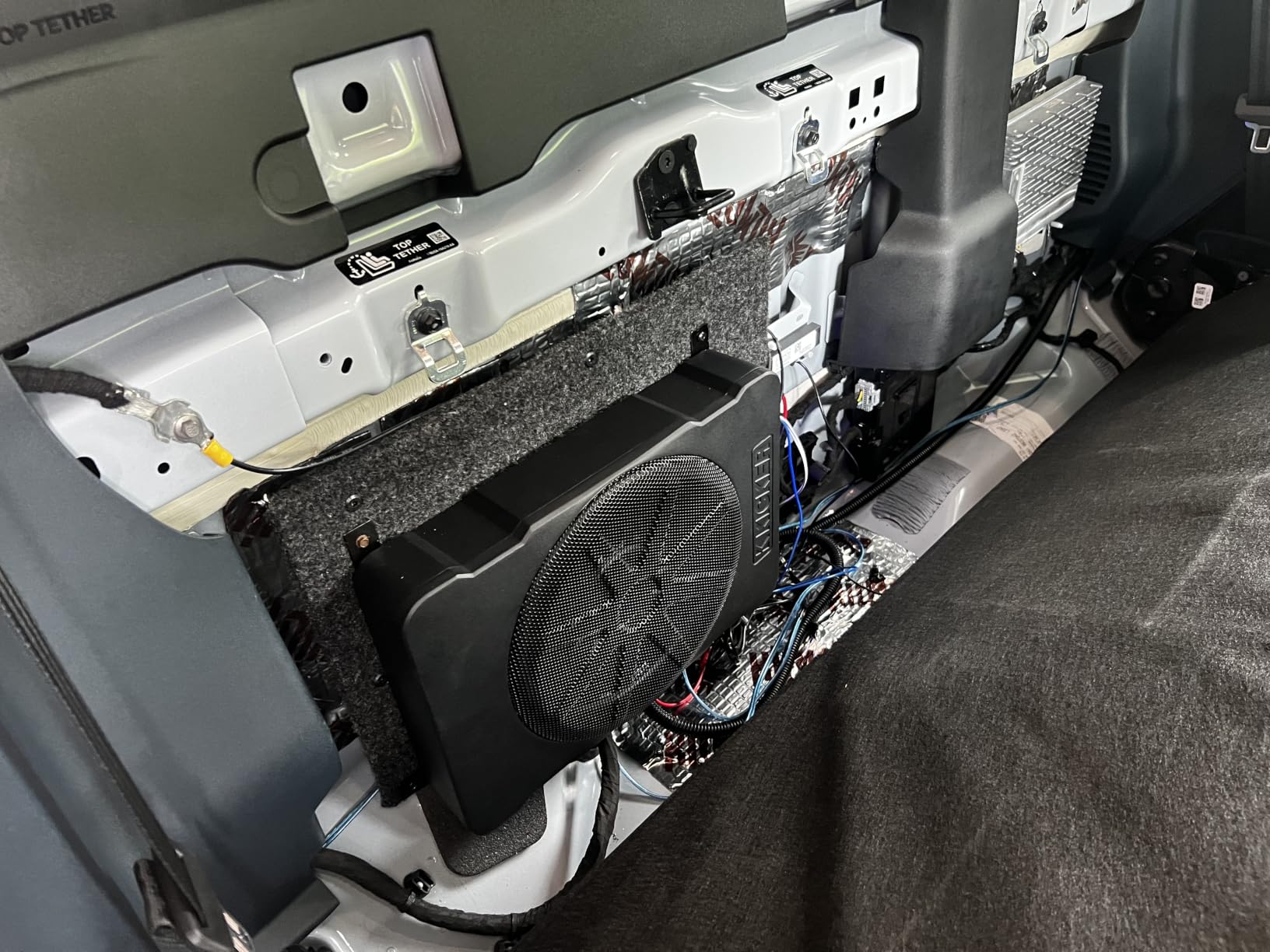 KICKER HS10 51HS10 Hideaway 10