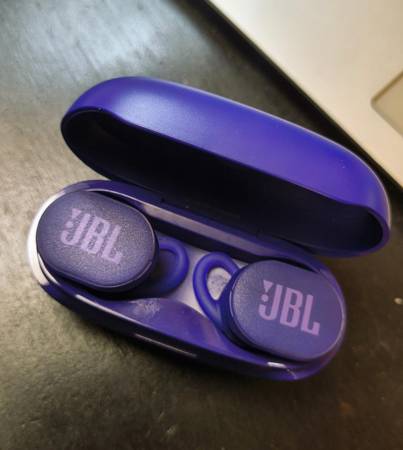 JBL Endurance Race 2 - Waterproof (IP68) sports true wireless earbuds with 4 mics for crisp, clear calls, JBL Pure Bass sound, 48Hrs of Playback, plus speed charging & Active Noise Cancelling (Purple) customer photo 1