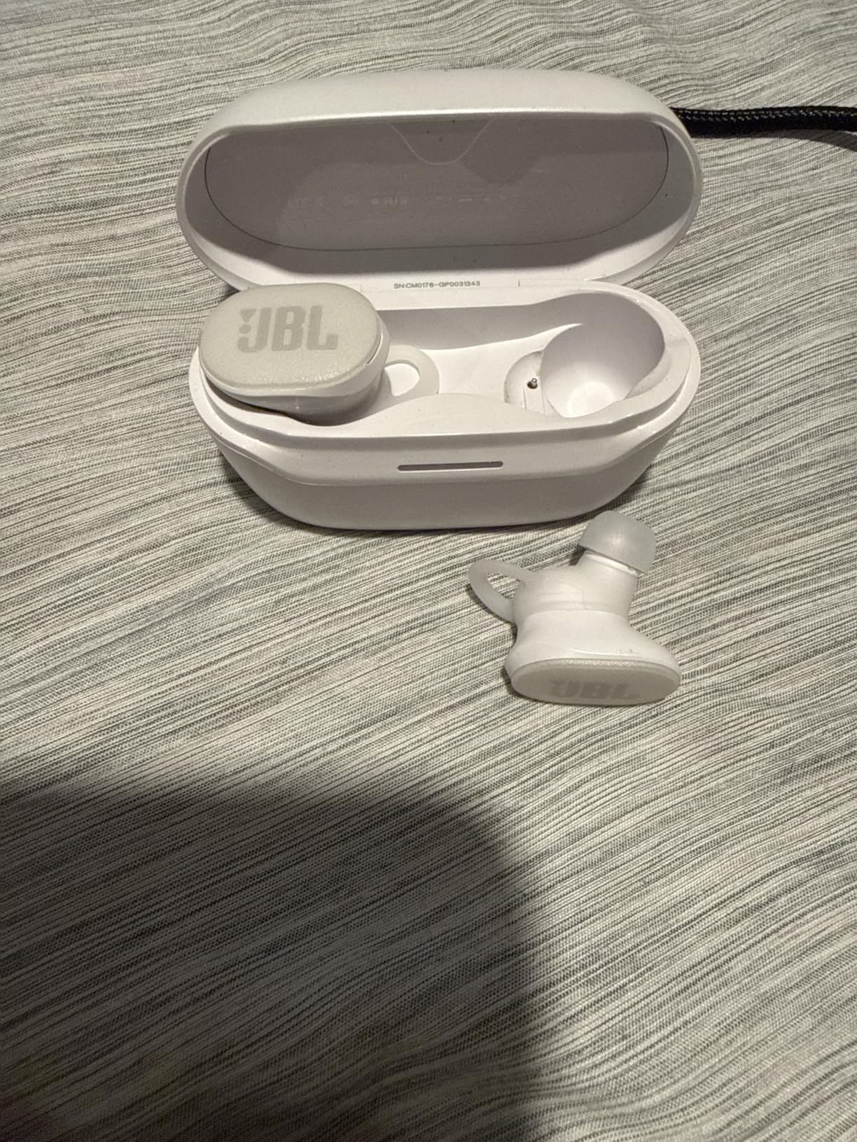 JBL Endurance Race 2 - Waterproof (IP68) sports true wireless earbuds with 4 mics for crisp, clear calls, JBL Pure Bass sound, 48Hrs of Playback, plus speed charging & Active Noise Cancelling (Purple) customer photo 2