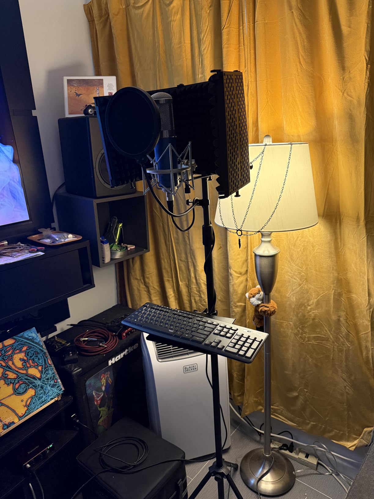 Microphone Stand With Isolation Shield, Recording Studio Equipment With Pop Filter, Tripod Stand, Foldable Mic Shield With Sound Insulation For Recording Studio, Podcasts, Broadcasting customer photo 2