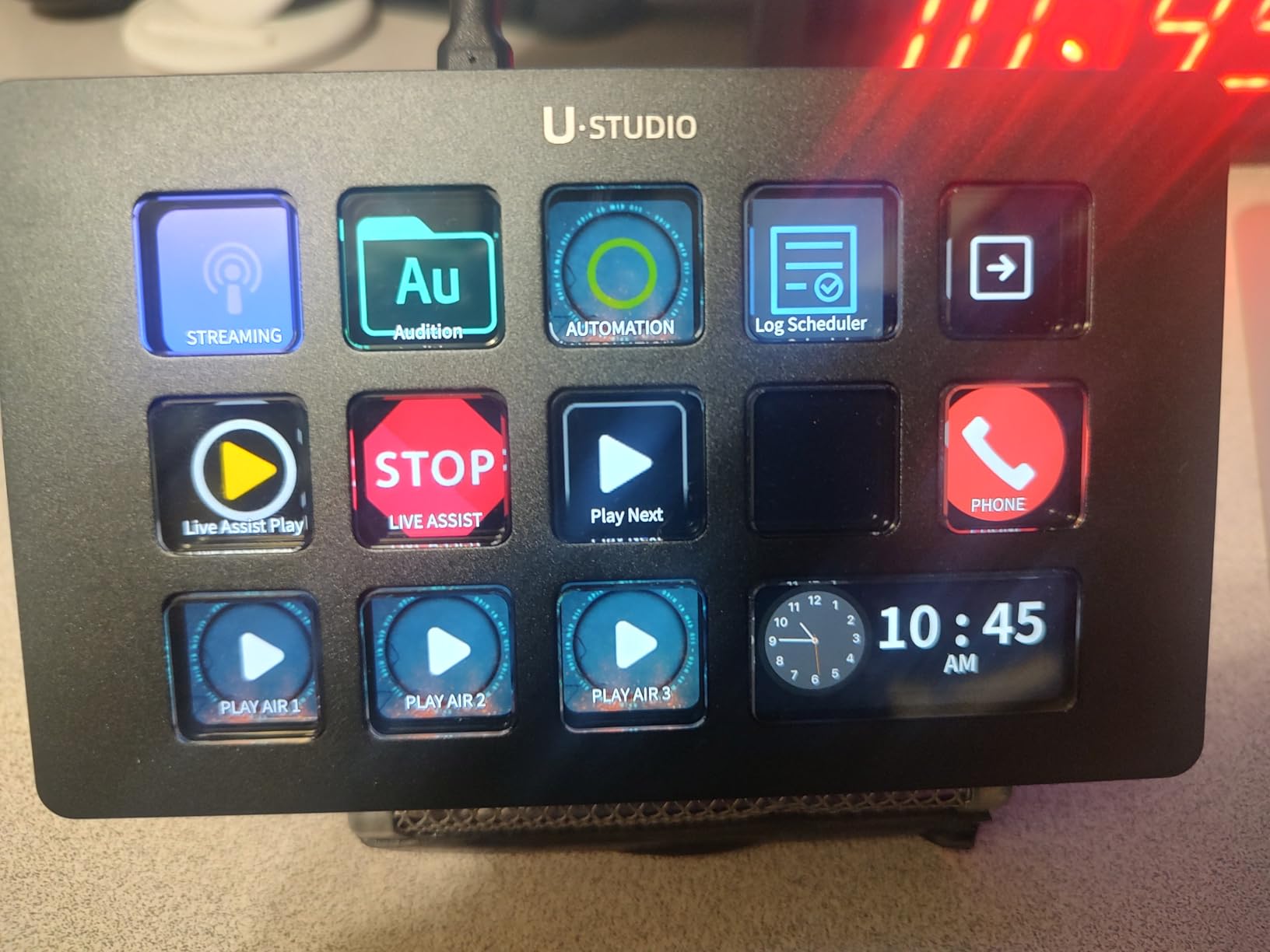 ULANZI D200H 7-in-1 Hub Deck Studio Stream Controller Shortcut Keyboard, LCD Customizable Macro Keys Programmable Keypad Soundboard to Control Apps and Software Like OBS Twitch YouTube for Mac/PC customer photo 2