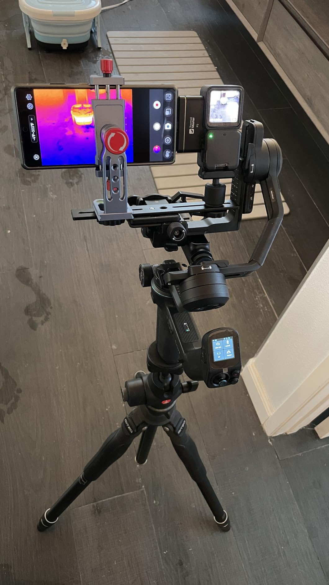 FeiyuTech SCORP 3 KIT Gimbal Stabilizer for DSLR and Mirrorless Camera, AI Tracking, Detachable Handle, 3-Axis Gimbal for Sony/Canon/Nikon/Fujifilm, Max 3.5KG/7.72lbs customer photo 1