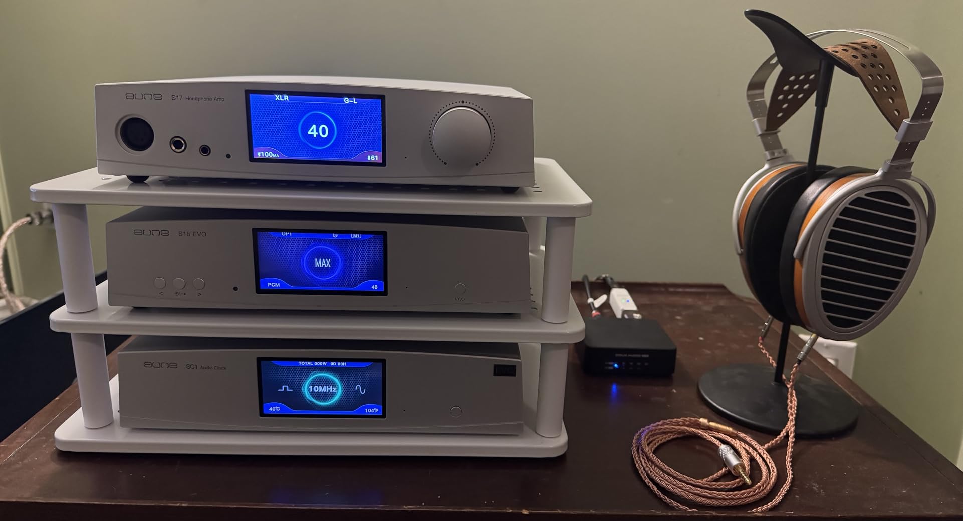 Aune SC1 EVO Audio Clock, 10MHz External OCXO Sine Wave/Square Wave Outputs for Audio Devices with 10MHz Clock Input Like X1s GT, N5, S9c Pro, S10N, S8c, S18 (Silver) customer photo 1