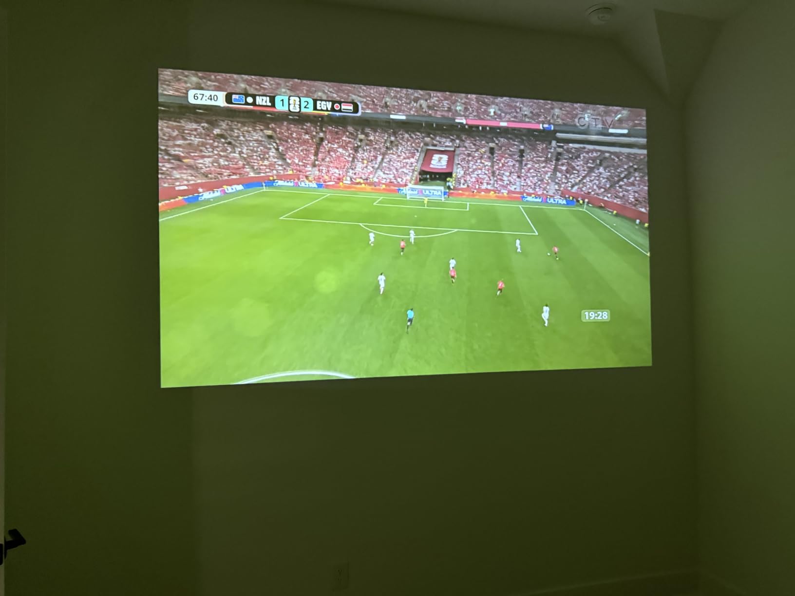 XuanPad Officially-Licensed App & Auto Focus Smart Mini Projector with WiFi and Bluetooth, Native 1080P, 4K Support, 360° Stand, Portable Outdoor Movie Projector customer photo 1