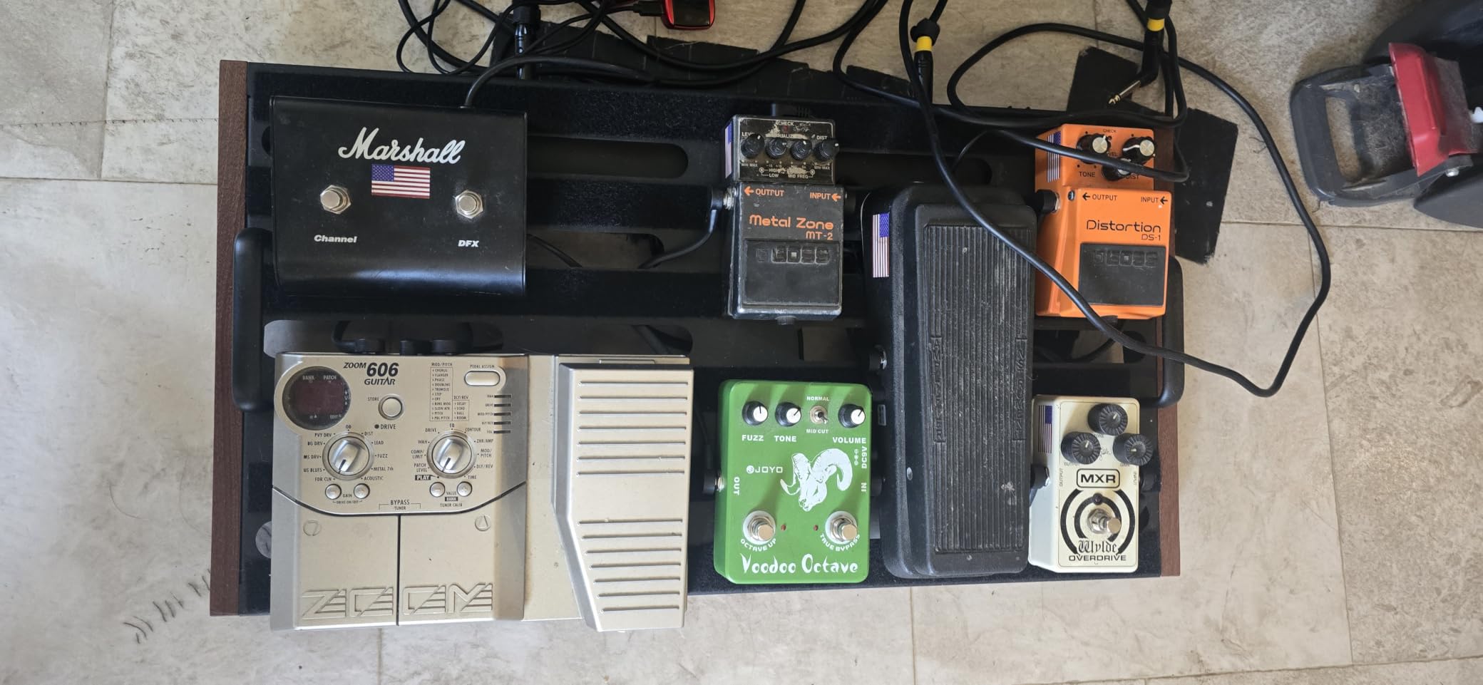 RVONE Extra Large Guitar Pedal Board with Built-in Power Supply | 24.02x12.6