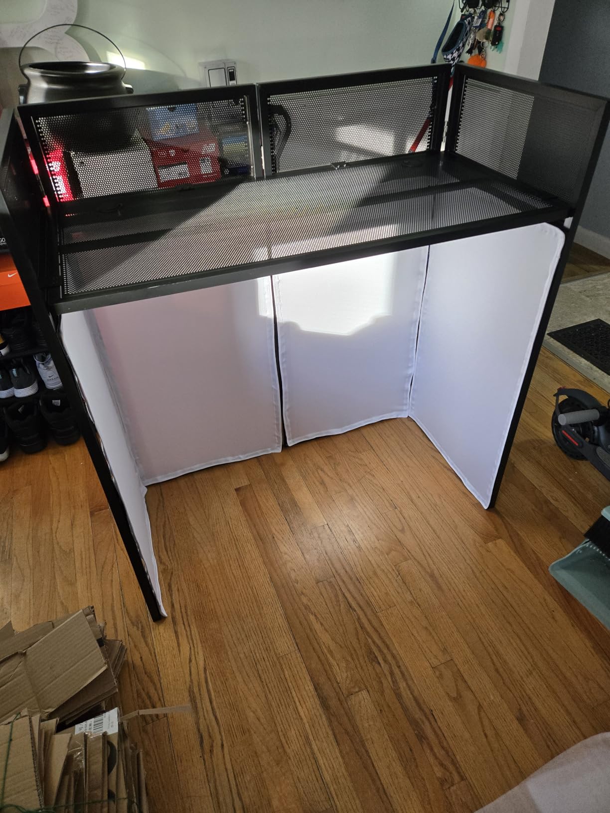 Topteng Portable DJ Facade Booth with Black/White Lighting Scrims, 42
