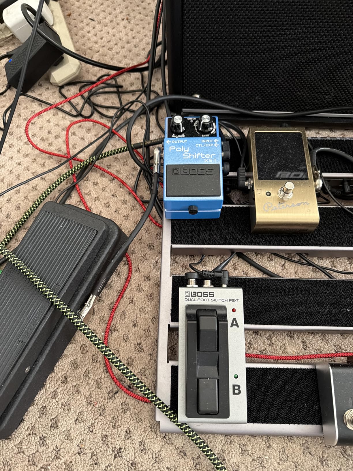 BOSS XS-1 Poly Shifter | Compact Pitch Shifting Pedal | Change Guitar/Bass Pitch Across 7 Semitones or 3 Octaves customer photo 1