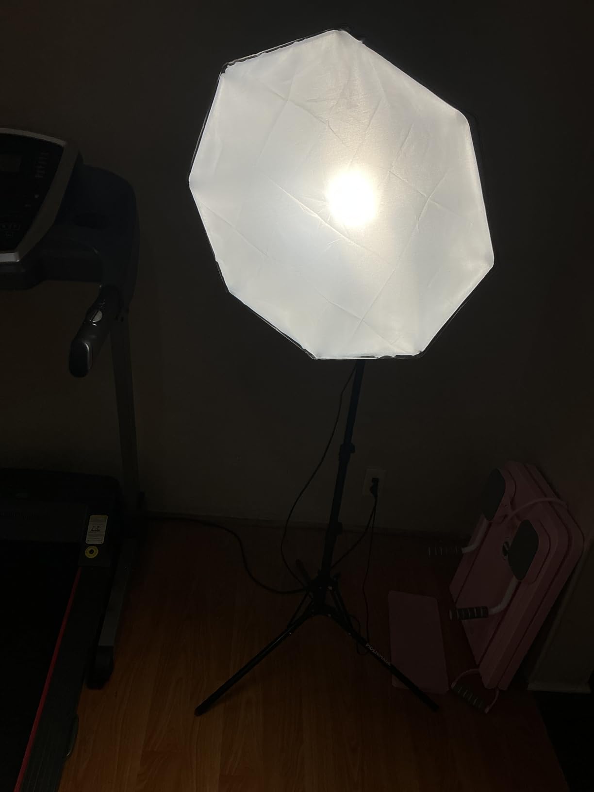 Softbox Lighting Kit, Softbox Photography Lighting Set with 21.6x21.6in Octagonal Softbox, Light Tripod, 85W 2700-6500K LED Bulb Remote, Studio Lights for Photography, Video Recording, 2Pcs customer photo 1