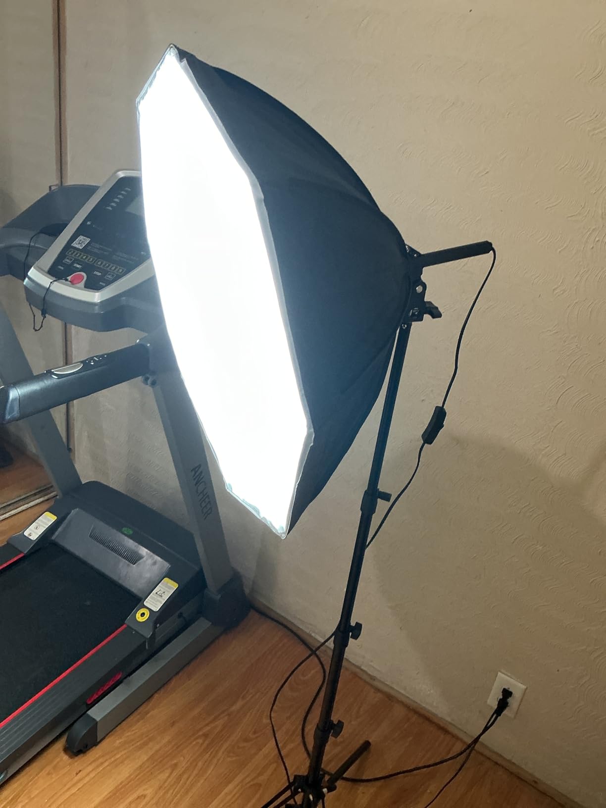 Softbox Lighting Kit, Softbox Photography Lighting Set with 21.6x21.6in Octagonal Softbox, Light Tripod, 85W 2700-6500K LED Bulb Remote, Studio Lights for Photography, Video Recording, 2Pcs customer photo 2