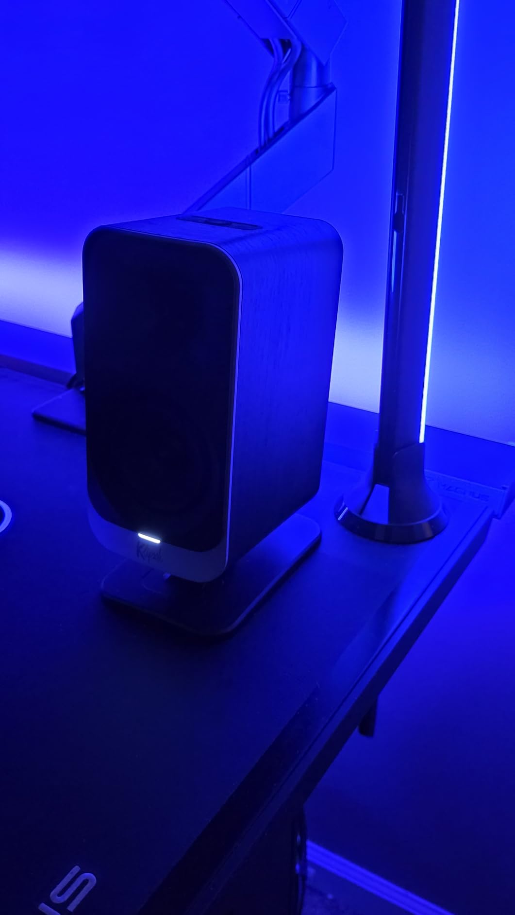 Klipsch ProMedia Lumina 2.1 Computer Gaming System with Subwoofer and RGB Lighting Effects Built-in customer photo 1