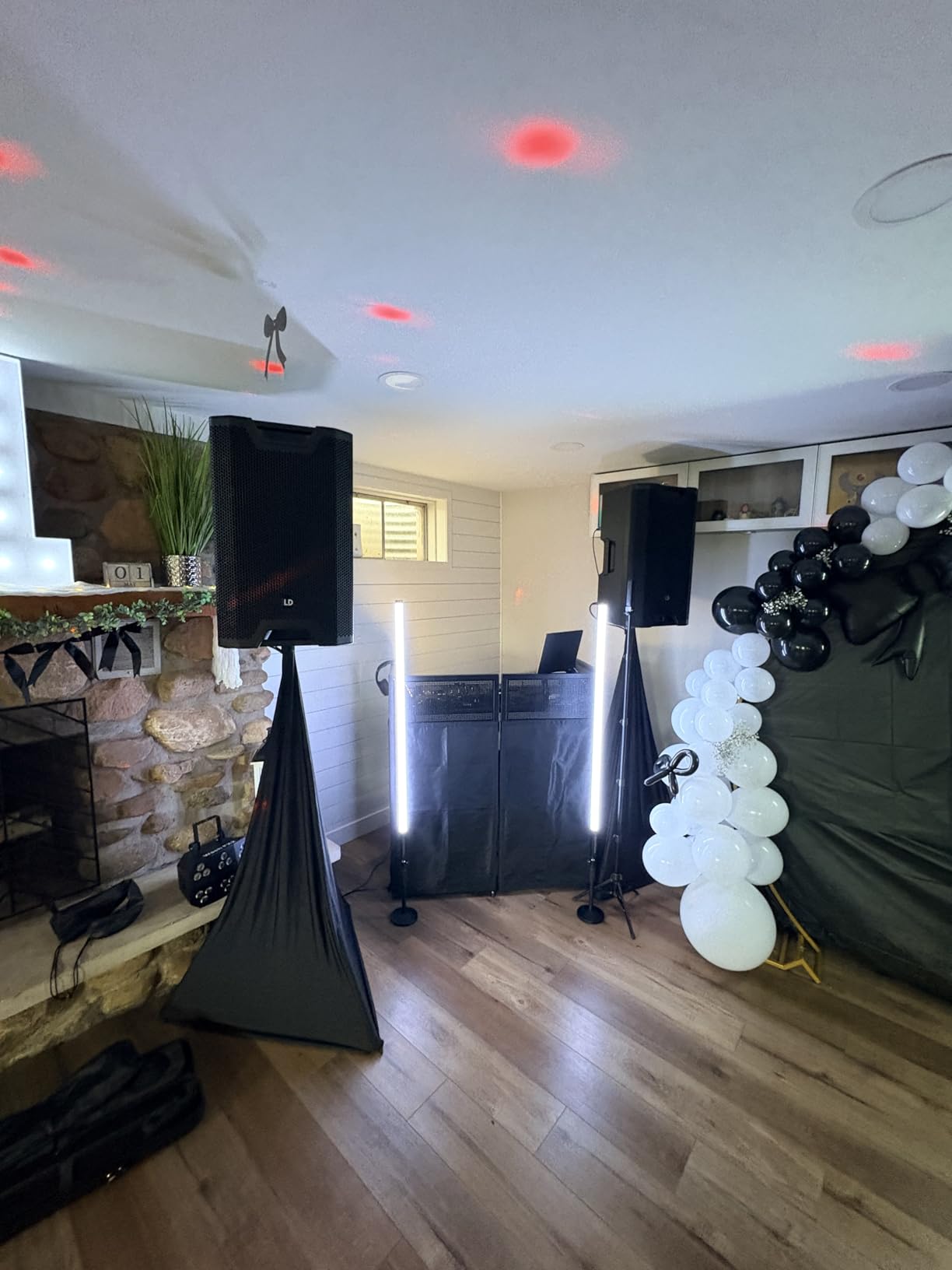 4ft RGB Led Tube Light Bar Stand with Carrying Case 5000mAh Battery 500+ Lighting Effects Music Sync for DJ Party Wedding Dance Video Studio Photo Booth Stage Lighting(4 Pack with case) customer photo 2