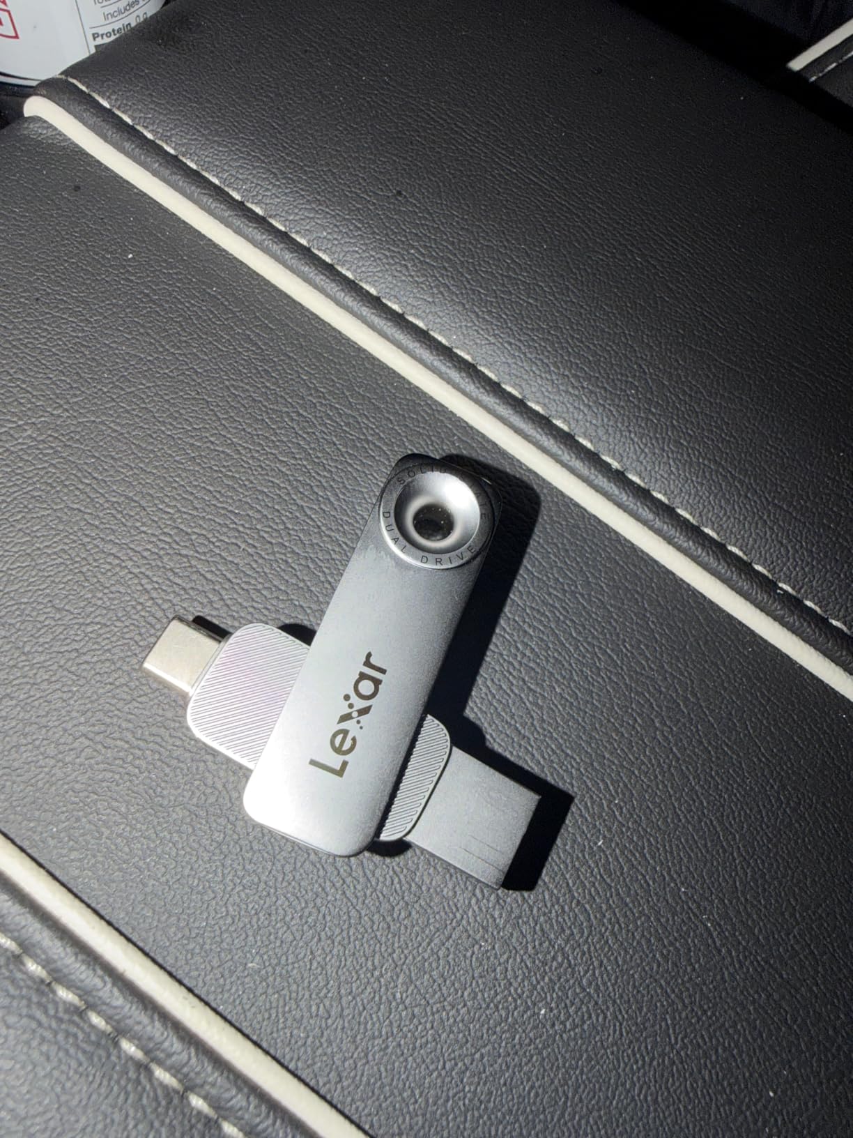 Lexar D50E 256GB Solid State Dual Drive, USB Flash Drive Up to 400MB/s Read, 360MB/s Write High-Performance, USB-C & USB-A Port, Metal Housing Swivel Design, Compatible with iPhone 17, Android, PC customer photo 1