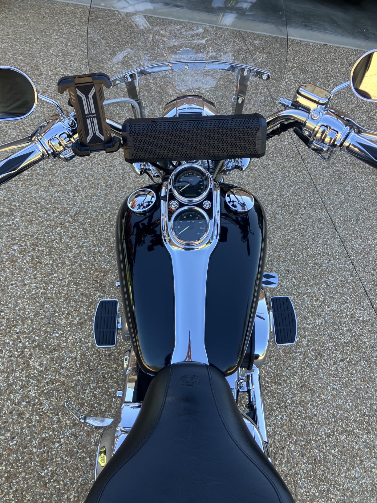 Motorcycle Speakers Compatible with Bluetooth Sound Bar, Handlebar Speaker with RGB Lights, IP66 Waterproof Motorcycle Audio System customer photo 1