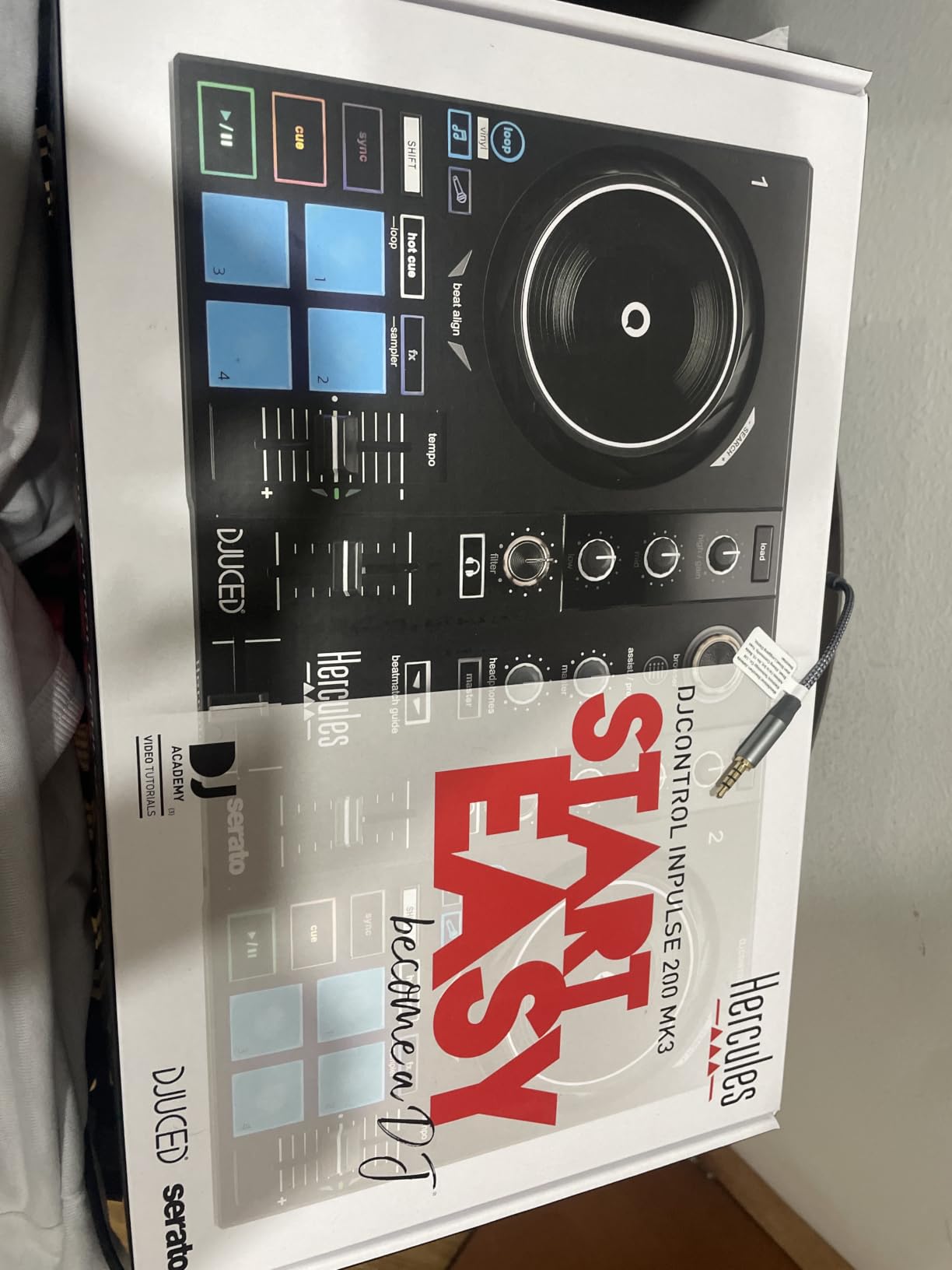 Hercules DJControl Inpulse 200 MK3 - Ideal DJ Controller with Serato Lite, Beatmatch light guides, dedicated Stems controls, 8 performance pads, touch jog wheels customer photo 2