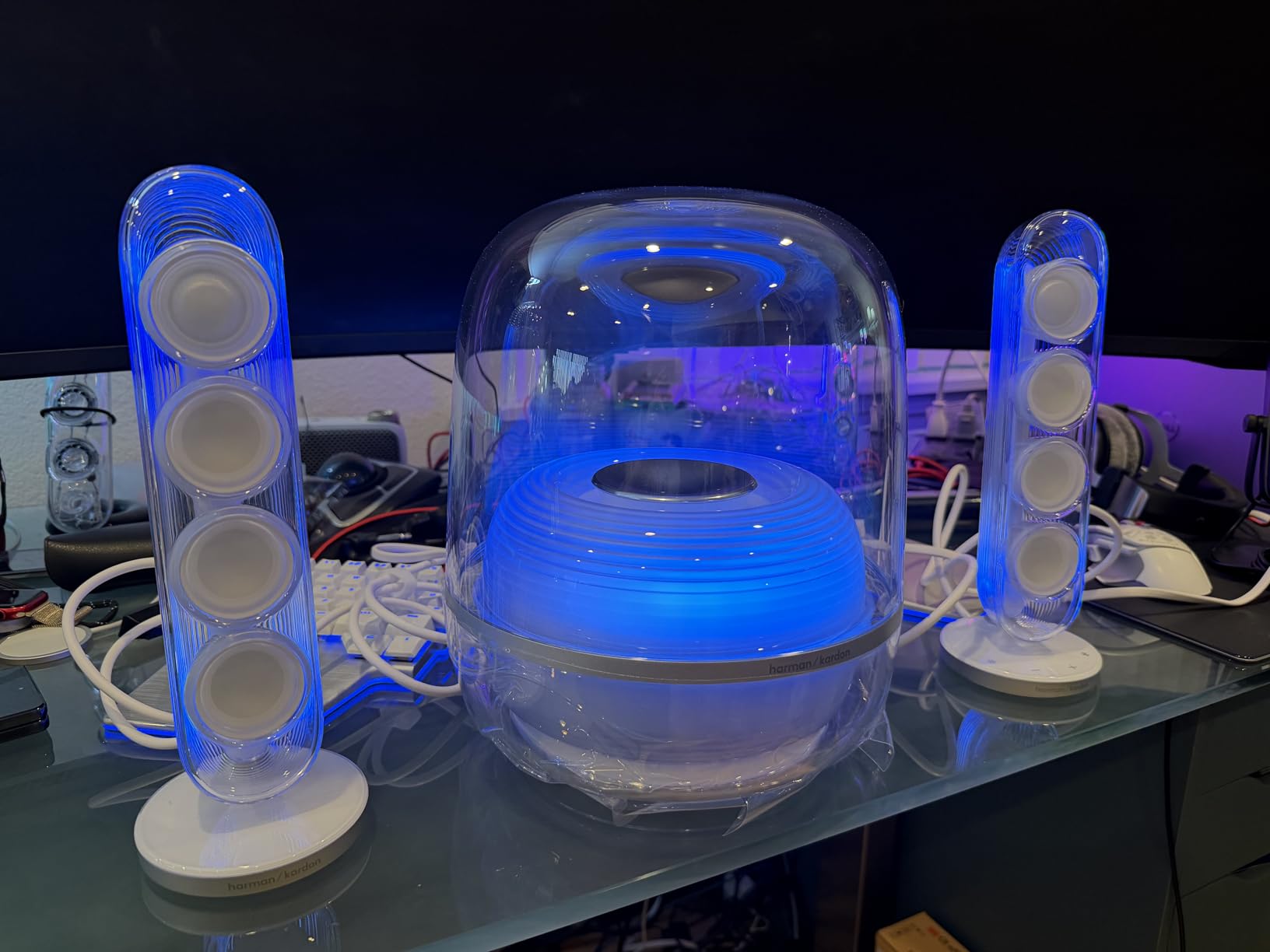 Harman Kardon SoundSticks 5 2.1-Channel Bluetooth Speaker with HDMI - White - 3-Way Speaker Design with Multicolor Light Show - Music Streaming & Auracast Multi-Speaker Connection customer photo 1