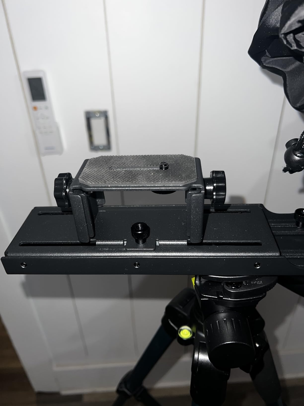 NEEWER 2 in 1 Teleprompter 11 Inch with Monitor, Supports Screen Mirroring, Portable Prompter for Camera Mobile Phone Webcam Windows MacOS for YouTube Twitch Live Streaming Conference, X11 customer photo 2