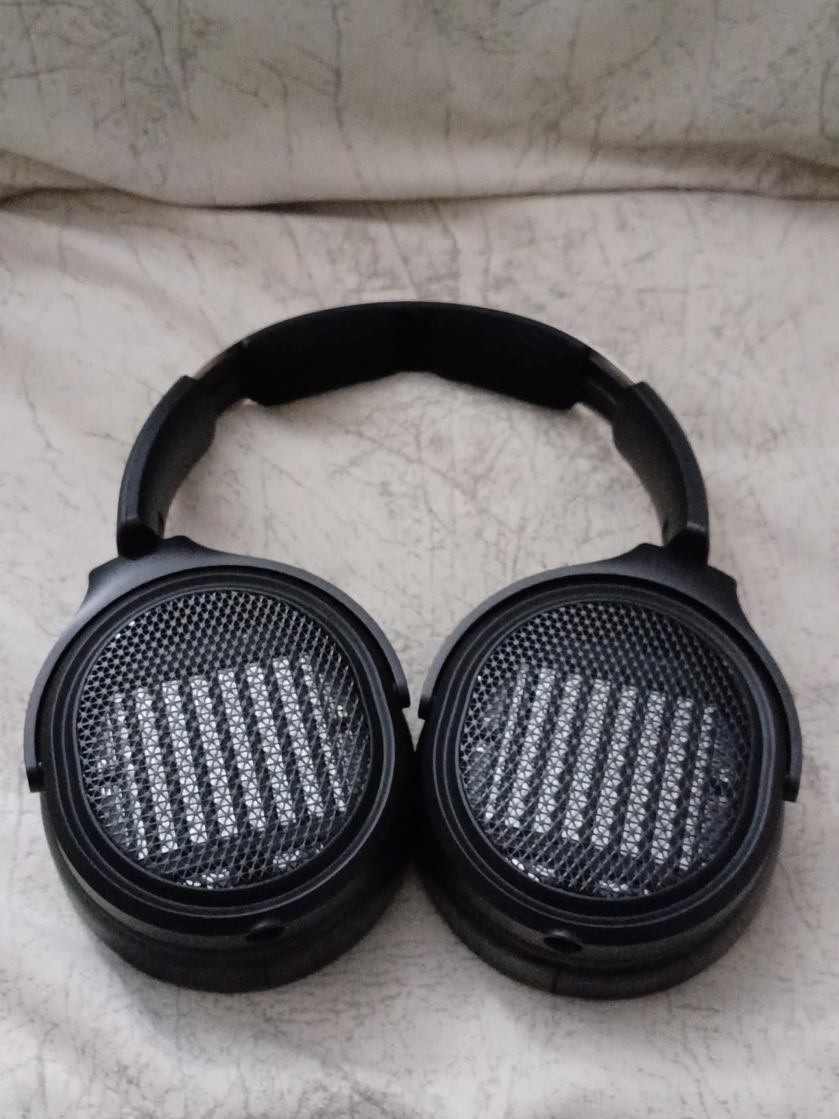 FiiO JT7 Over-Ear Planar Magnetic Headphones, 95x86mm Planar Driver, 3um Ultra-Thin Diaphragm, Foldable Lightweight Design, Detachable 4.4mm/3.5mm Cable for Audiophiles (Champagne Gold) customer photo 2
