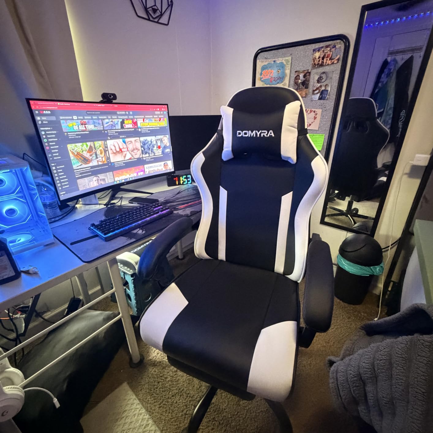VOYADOTE Gaming Chair Gamer Game Ergonomic with Footstool Lumbar Support Deep Black | Headrest, Height and Backrest Adjustable, Deep Black Leather, 210 KG Heavy Duty Load Capacity 52cm Wingless Cushion customer photo 2