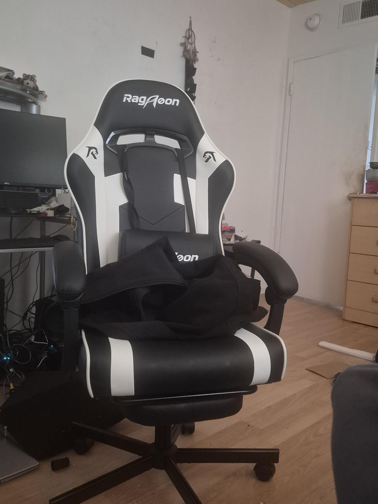 JECQCUPG Gaming Chair for Adults Gamer Game Ergonomic PC Chair, 7-Point Support | Pocket Springs & Foam, 51cm Wide Seat, Sync Armrests, 90-135 Degree Backrest, PU Leather, Black and White, 400lbs Load customer photo 2