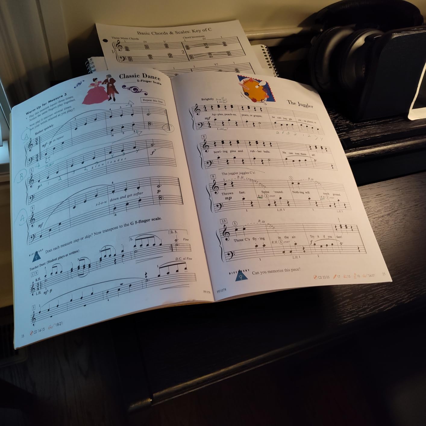 Piano Adventures: Lesson Book - Level 1, 2nd Edition | Beginner Piano Method Book | Sheet Music Songbook with Chords and Grand Staff Reading | Faber Piano Method Book for Kids and Adults customer photo 1