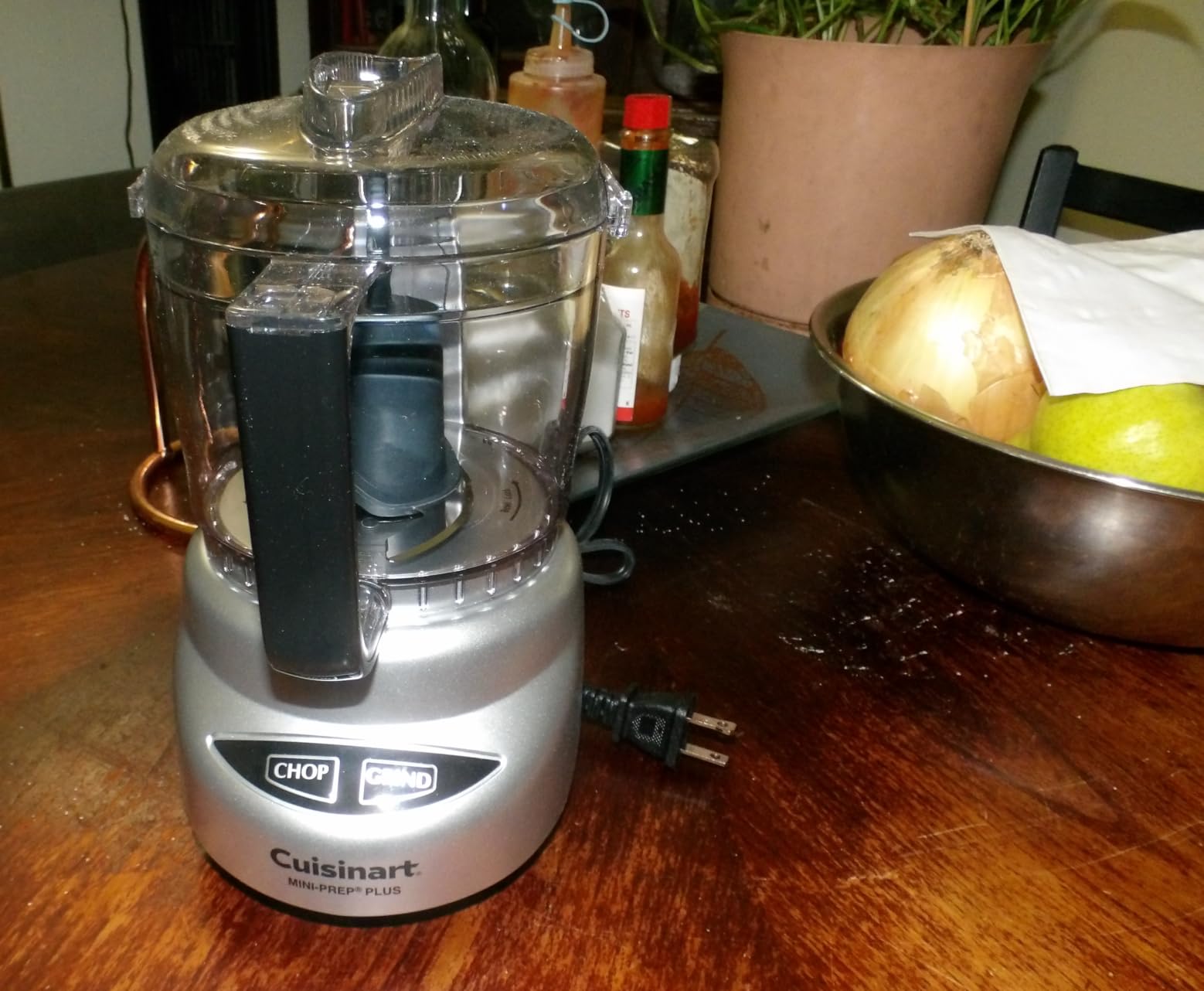 Cuisinart Mini-Prep Plus Food Processor, 24-Ounce Mini Food Processor to Chop Herbs, Vegetables, and Hard Cheese, 24-Ounce Work Bowl, Reversible Stainless Steel Blade, DLC-2ABC, Brushed Chrome/Nickel customer photo 2