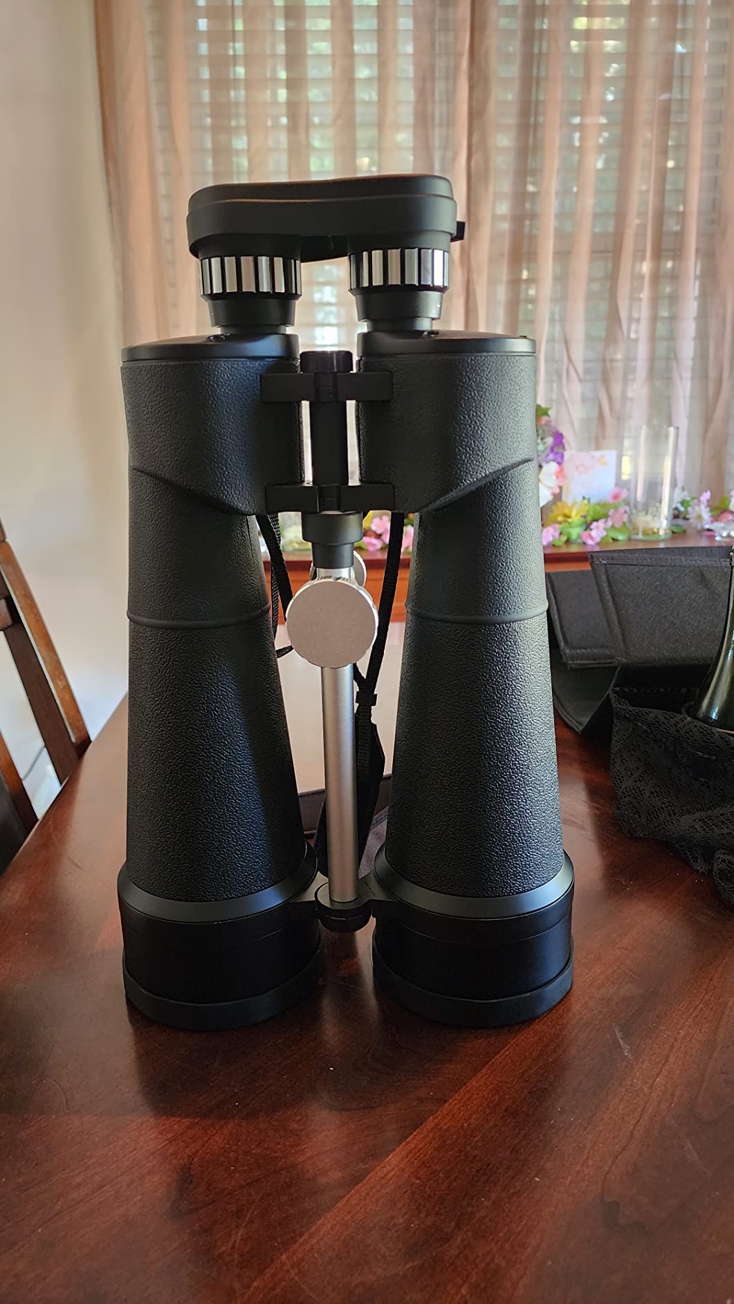 Celestron SkyMaster 25x100 Giant Astronomy Binoculars for Deep Sky Views | Giant 100mm Objectives, Built for Deep-Sky Astronomy & Long-Distance Viewing, Crisp Clear Views in Low Light Conditions customer photo 1