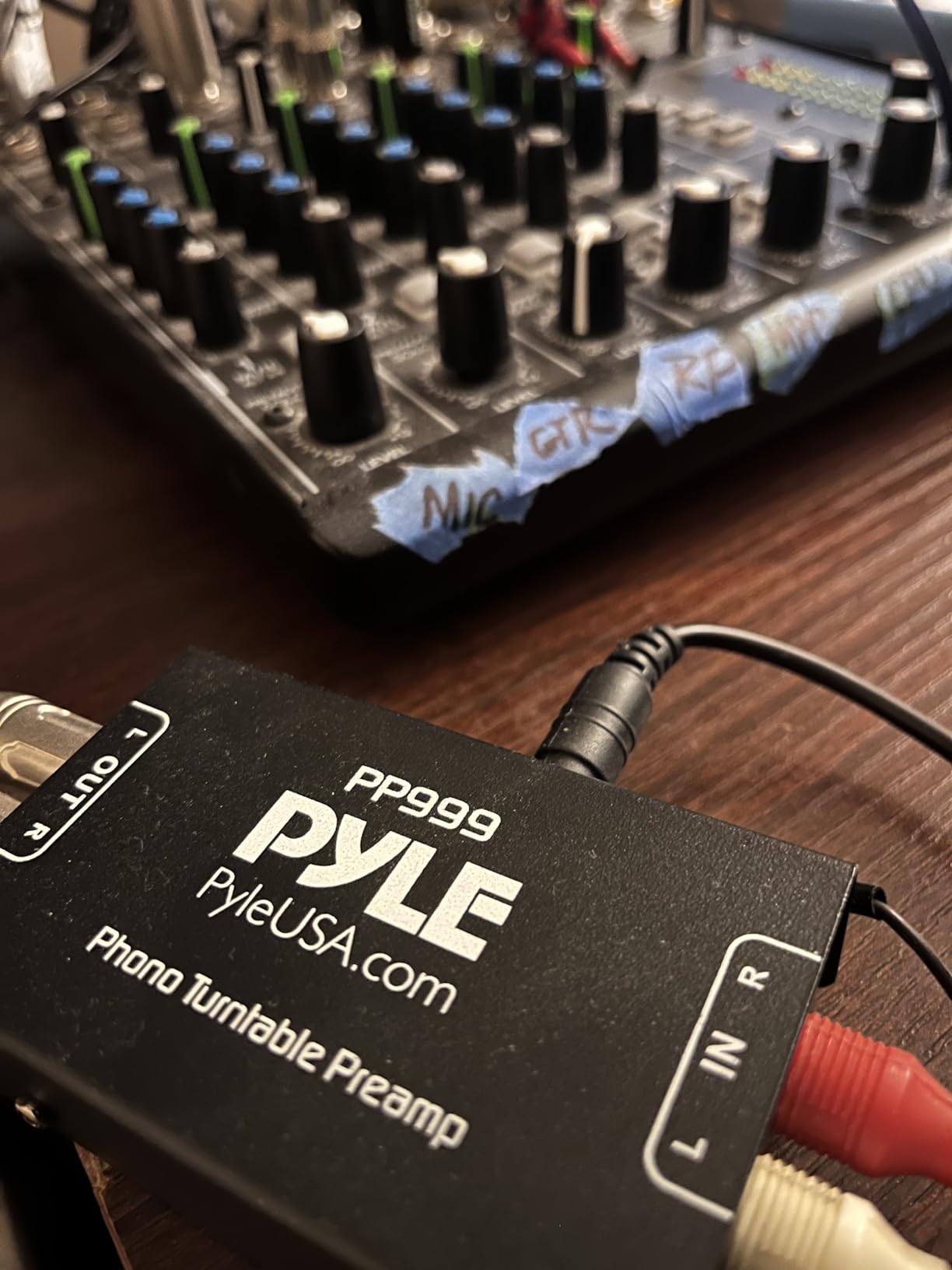 Pyle Phono Turntable Preamp - Mini Electronic Audio Stereo Phonograph Preamplifier with RCA Input, RCA Output & Low Noise Operation Powered by 12 Volt DC Adapter - PP999 customer photo 1