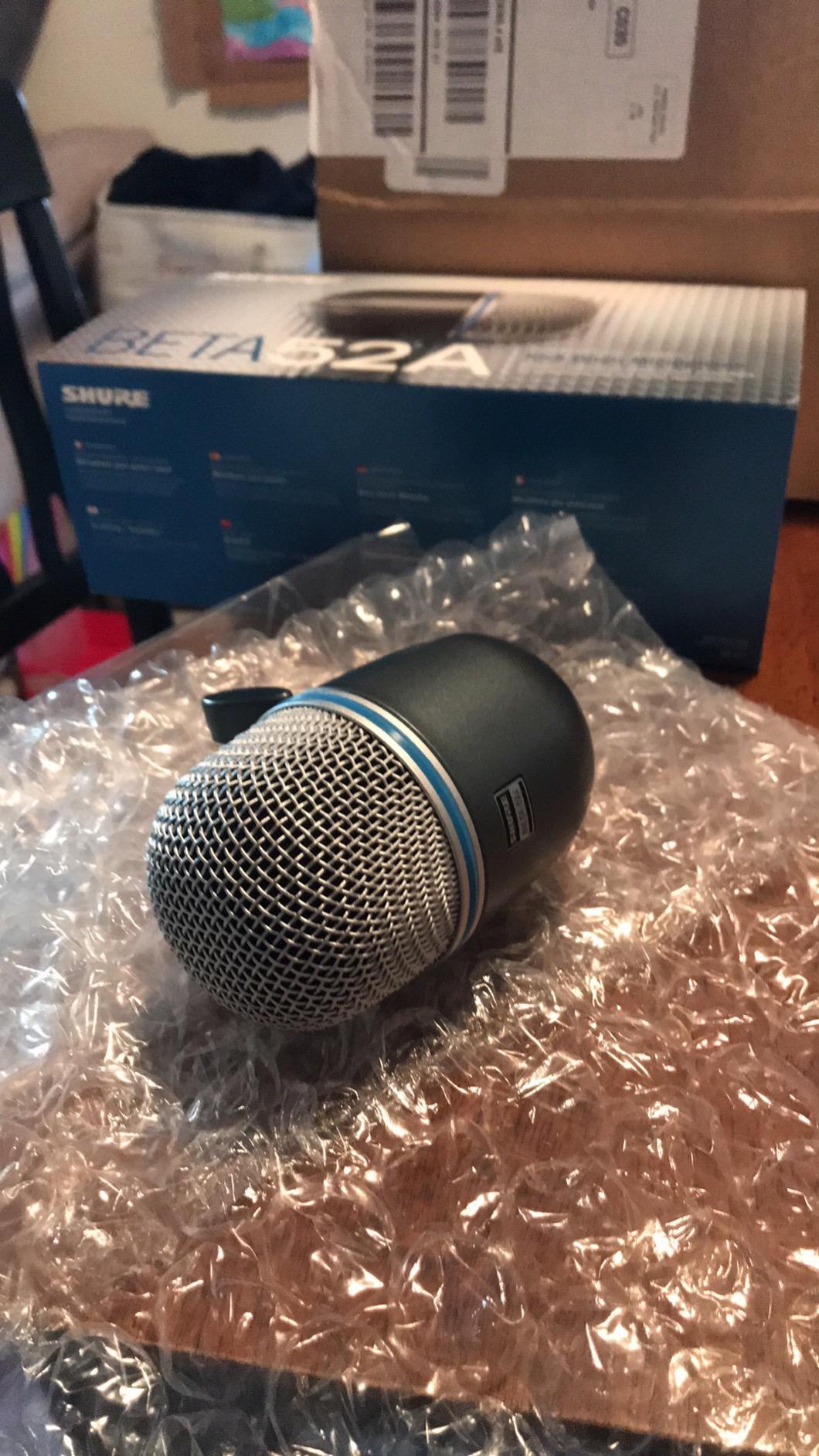 Shure BETA 52A Kick Drum Microphone - Supercardioid Dynamic Mic with High Output Neodymium Element, Locking Stand Adapter, Durabl Steel Mesh Grille and Shock Mount customer photo 1