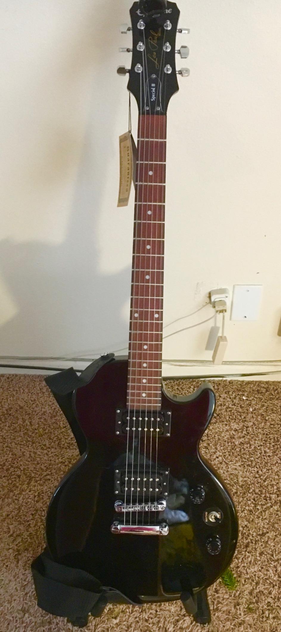 Epiphone Les Paul Special-II E1 Electric Guitar, Ebony customer photo 2