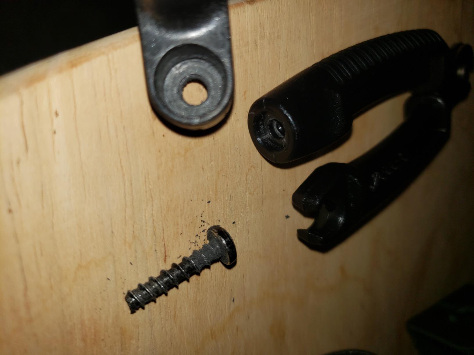 Planet Waves Bass Pro-Winder - Bass Guitar String Winder, Cutter, Bridge Pin Puller - All-in-One Tool customer photo 1
