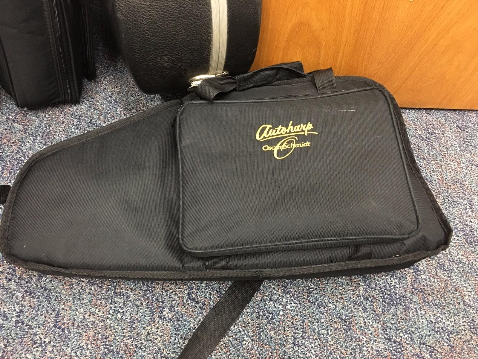 Autoharp by Oscar Schmidt AC445 Padded Auto harp Gig Bag, Case with Pocket, Removeable Backpack Straps and shoulder strap customer photo 1