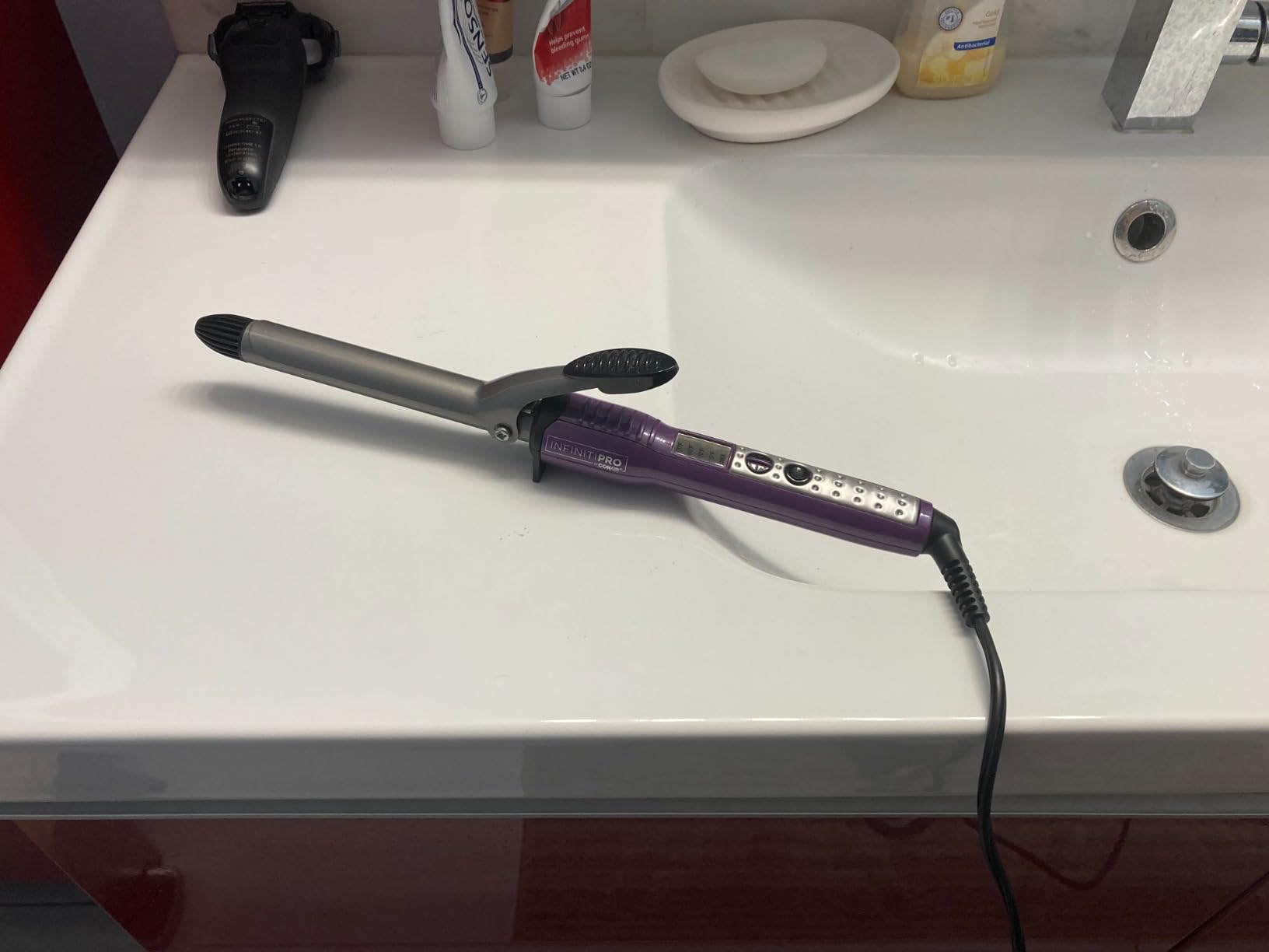 Conair INFINITIPRO Tourmaline 1 1/2-Inch Ceramic Curling Iron, 1 1/2 inch barrel produces soft waves - for use on medium and long hair customer photo 2