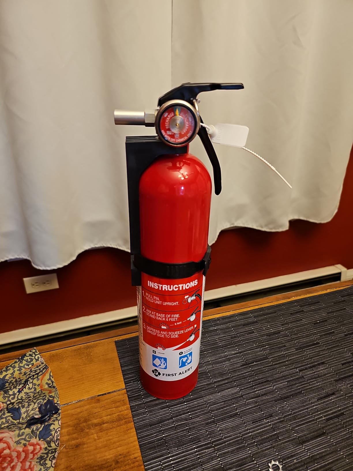 First Alert Fire Extinguisher, Standard Garage Use | GARAGE10 UL RATED 10-B:C, Red 1-Pack customer photo 1