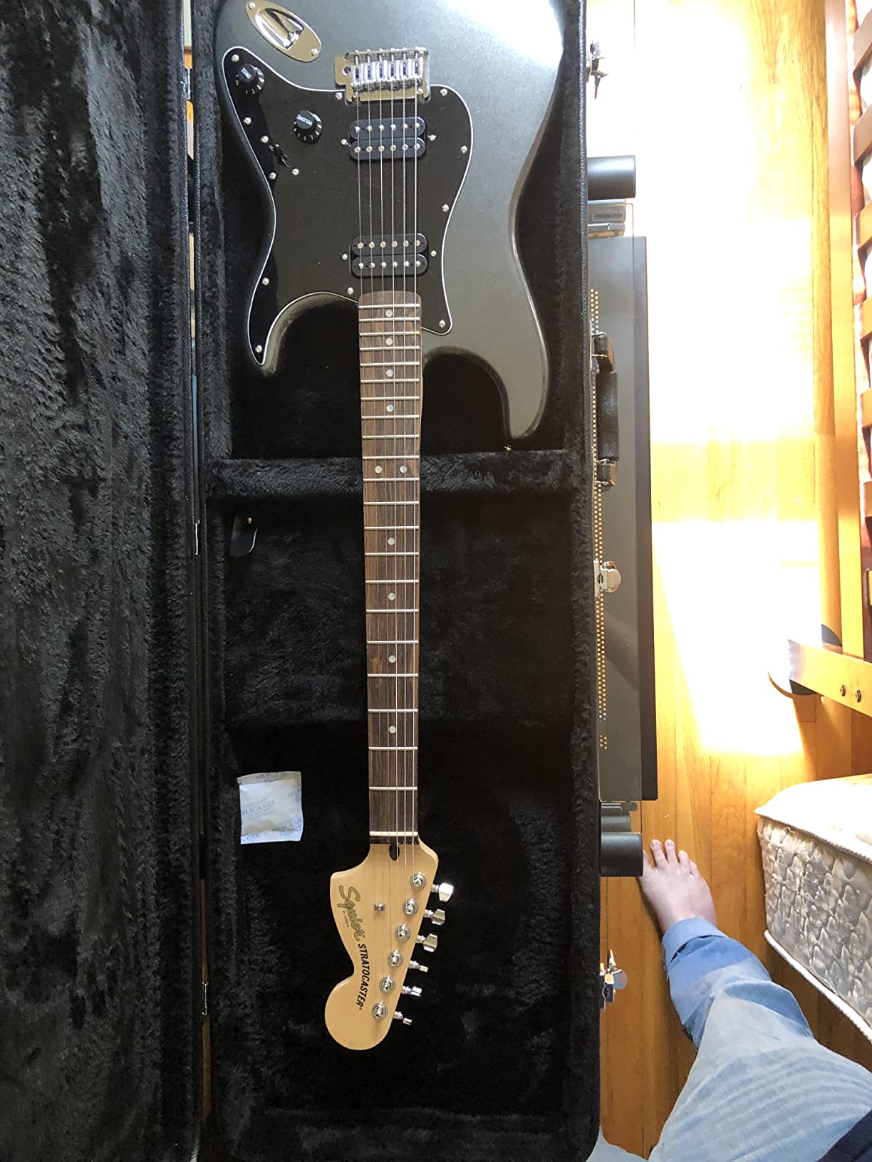 Gator Cases Hard-Shell Wood Case for Standard Electric Guitars, Fits Fender Strat/Tele Style (GWE-ELEC) customer photo 1