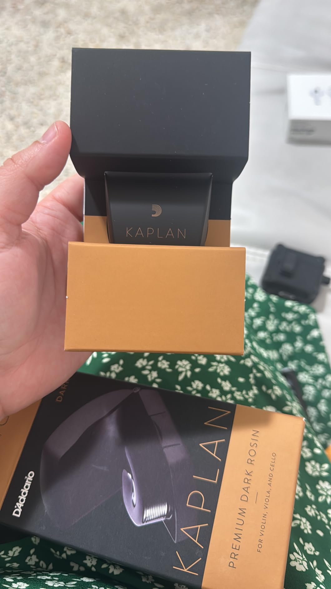 D'Addario Kaplan Premium Rosin with Case, Light | Kaplan premium rosin delivers smooth bow response, reliable grip, clear articulation and consistent tone for strings. customer photo 2