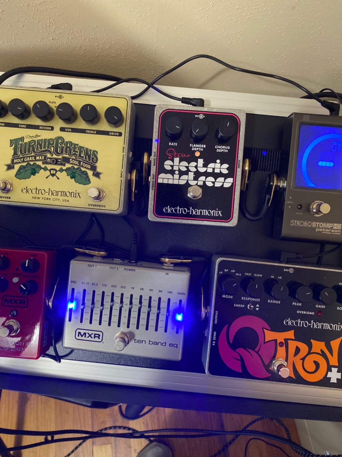 Electro-Harmonix Stereo Electric Mistress Chorus/Flanger Pedal customer photo 1