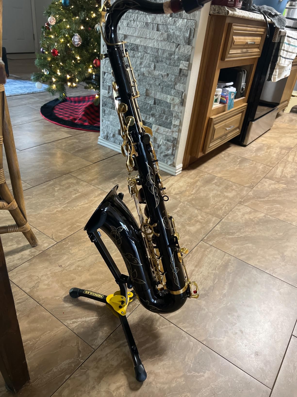 Hercules DS530BB Alto/Tenor Saxophone Stand with Bag customer photo 2